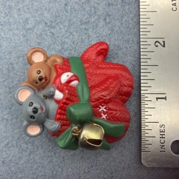 Christmas Pin Brooch Mice Mouse Brown Grey Red Mitten Green Jingle Bell Retro - Picture 7 of 7